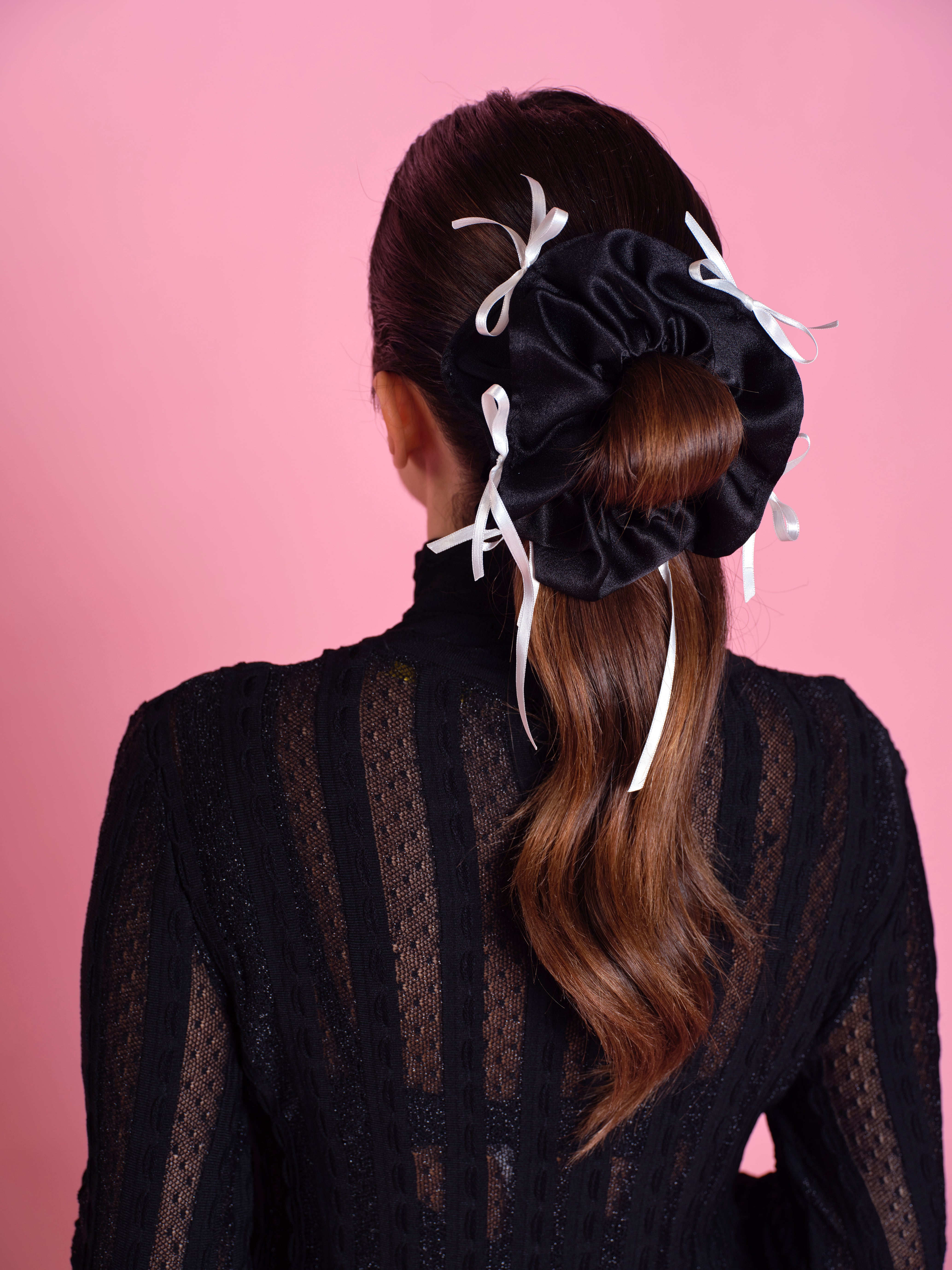 BOW SCRUNCHIE